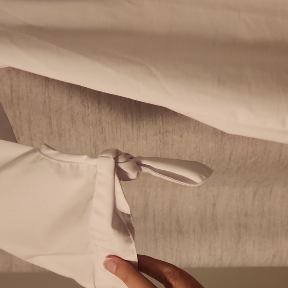 White button back off the shoulder blouse - Picture 3 of 5